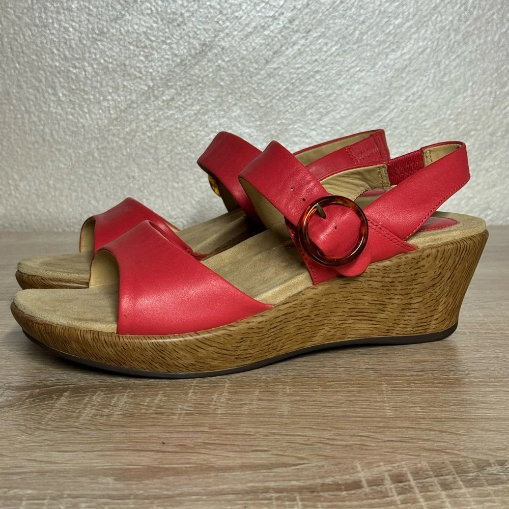 Dansko Adele Nappa Coral Leather Size 38 US 7.5 Wedge Buckle Slingback Sandals - Picture 1 of 13